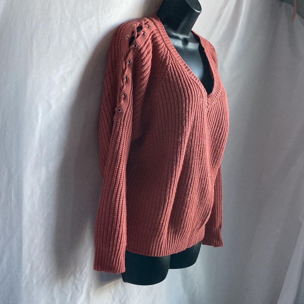 Madison Grey V Neck Knit Sweater Size Large